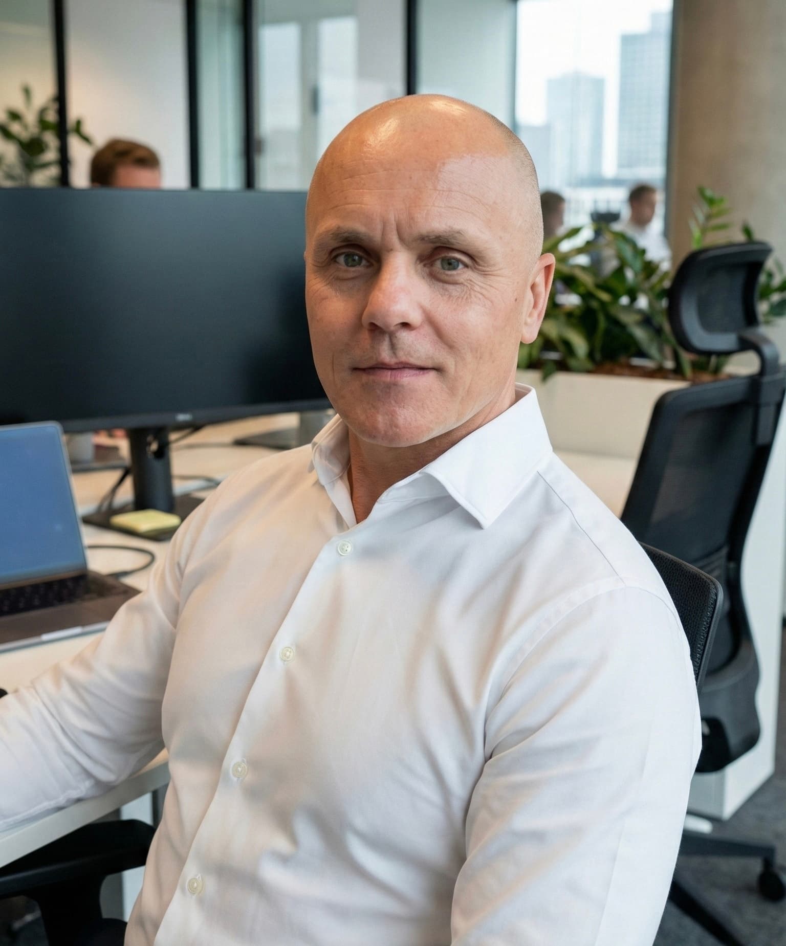 Marek Prusiński w biurze